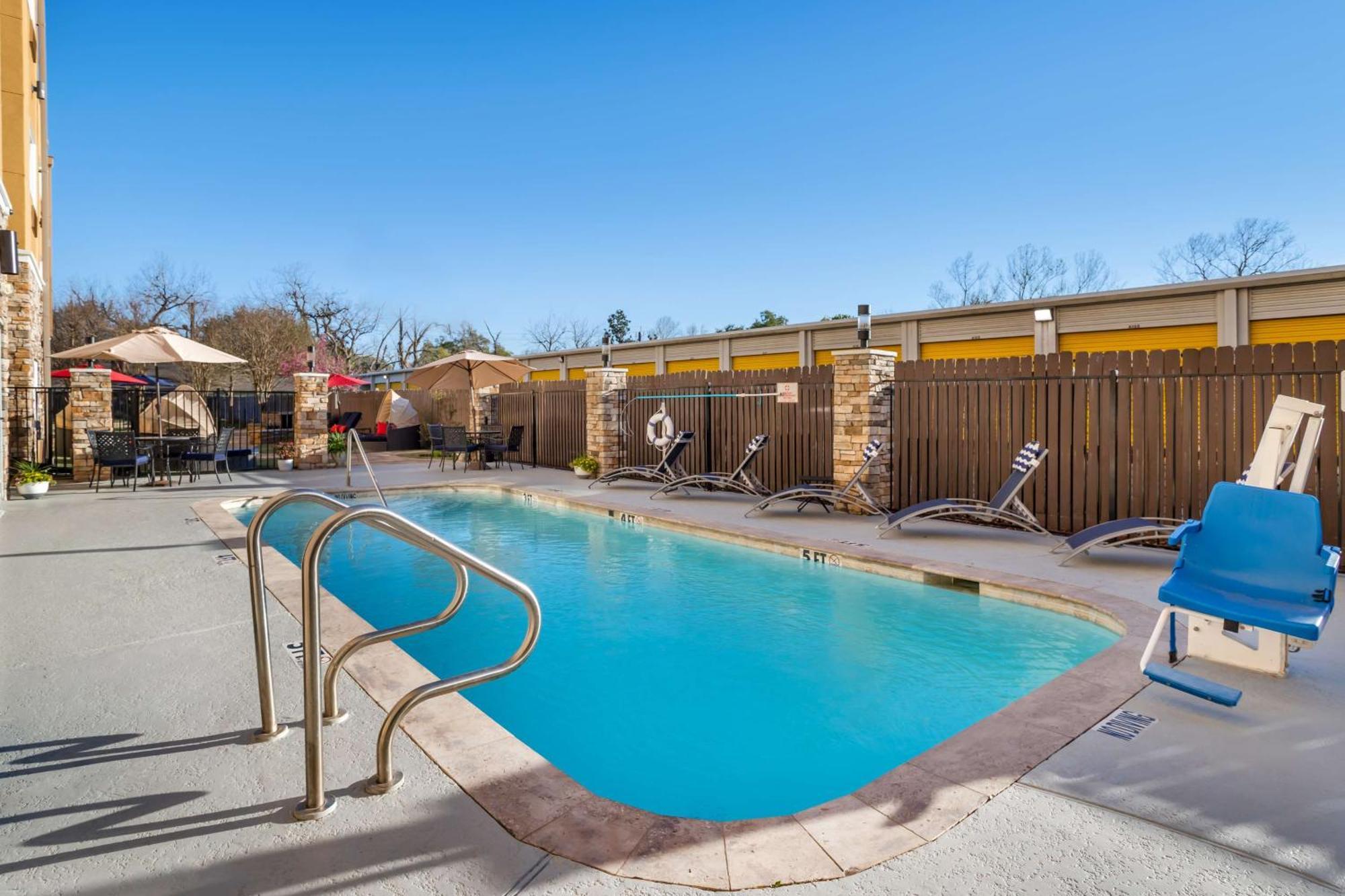 Best Western Plus Lake Jackson Inn & Suites Exterior foto
